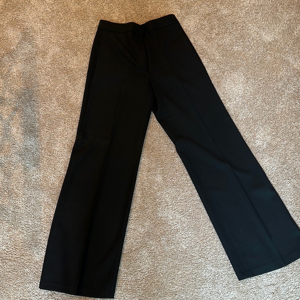 Women’s black wide leg pants from Ann Taylor size 6. Only worn once!